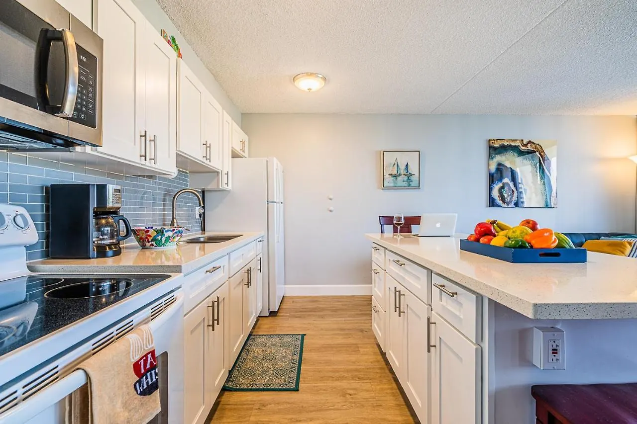 Free Parking, Pool, Sauna, Spa, Wifi, Bbq, Ac - Waikiki Banyan Honolulu