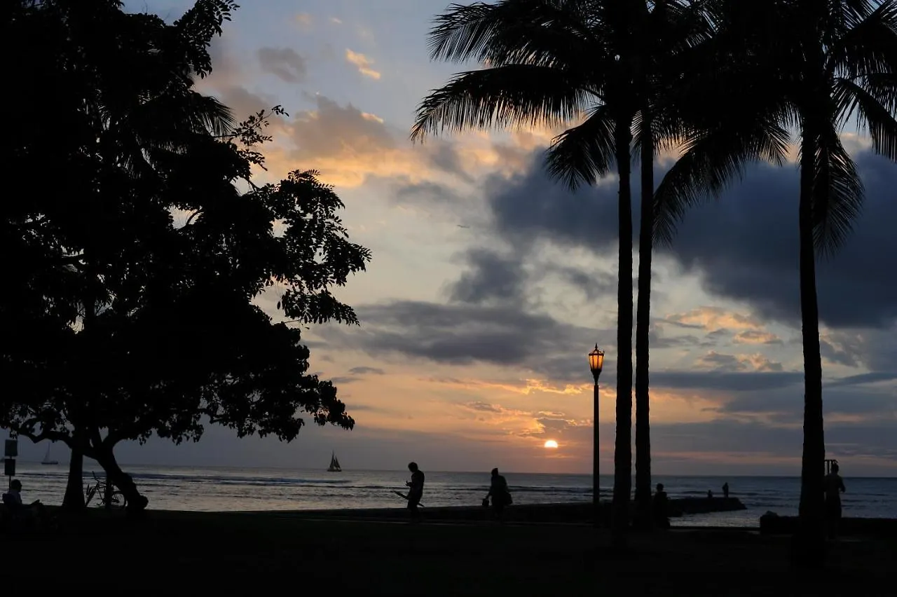 Free Parking, Pool, Sauna, Spa, Wifi, Bbq, Ac - Waikiki Banyan Honolulu United States
