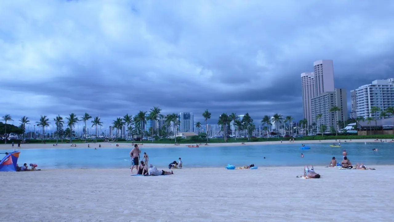 Free Parking, Pool, Sauna, Spa, Wifi, Bbq, Ac - Waikiki Banyan Honolulu ABD